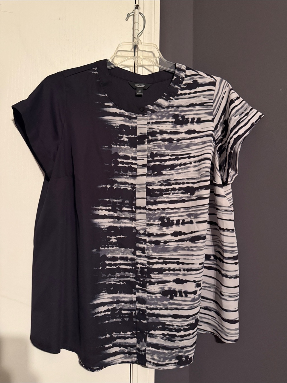 Simply Vera - Purple & Grey Abstract Striped Button-Front Blouse